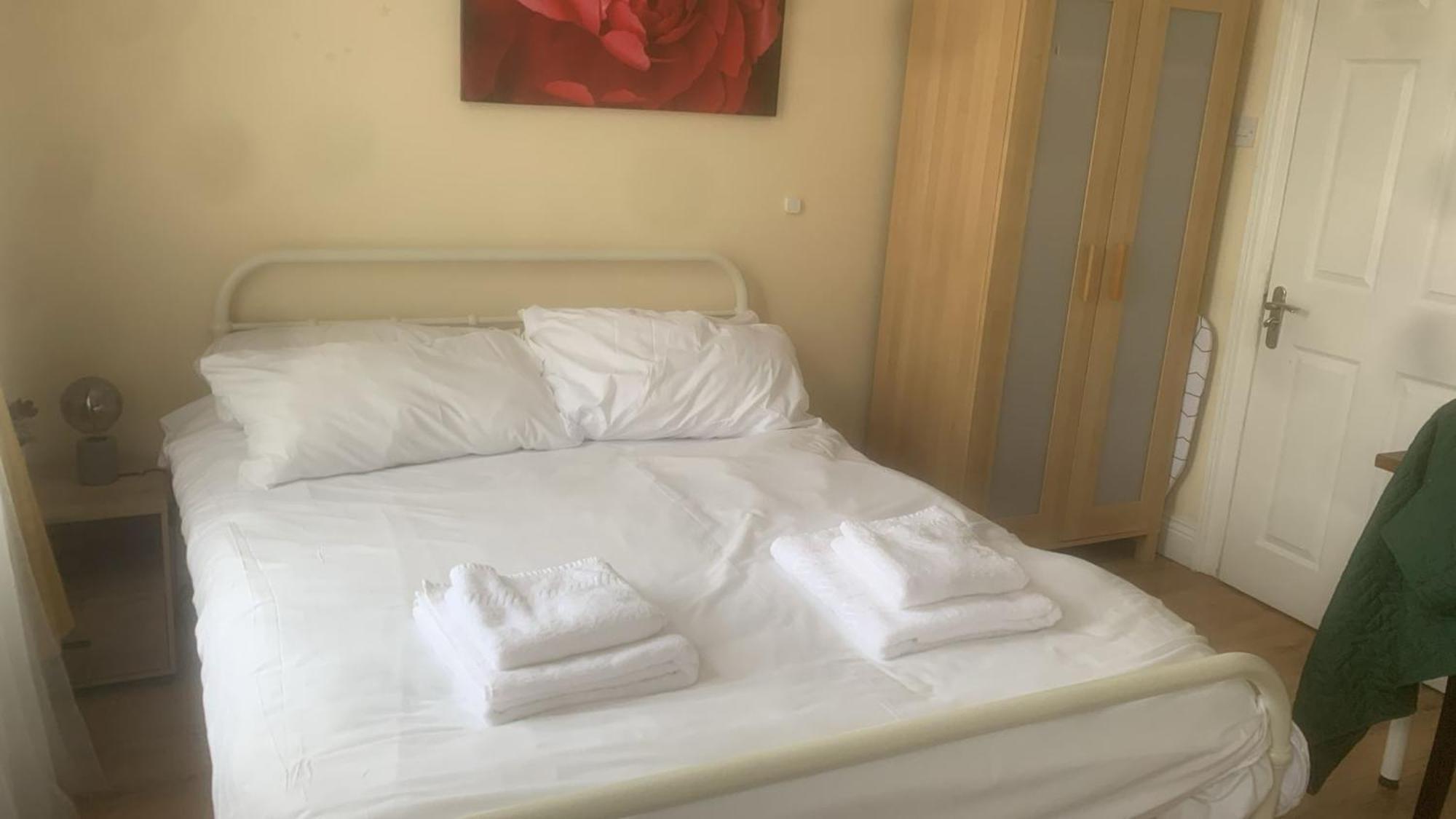 Specious Studio Flats Лондон Екстер'єр фото