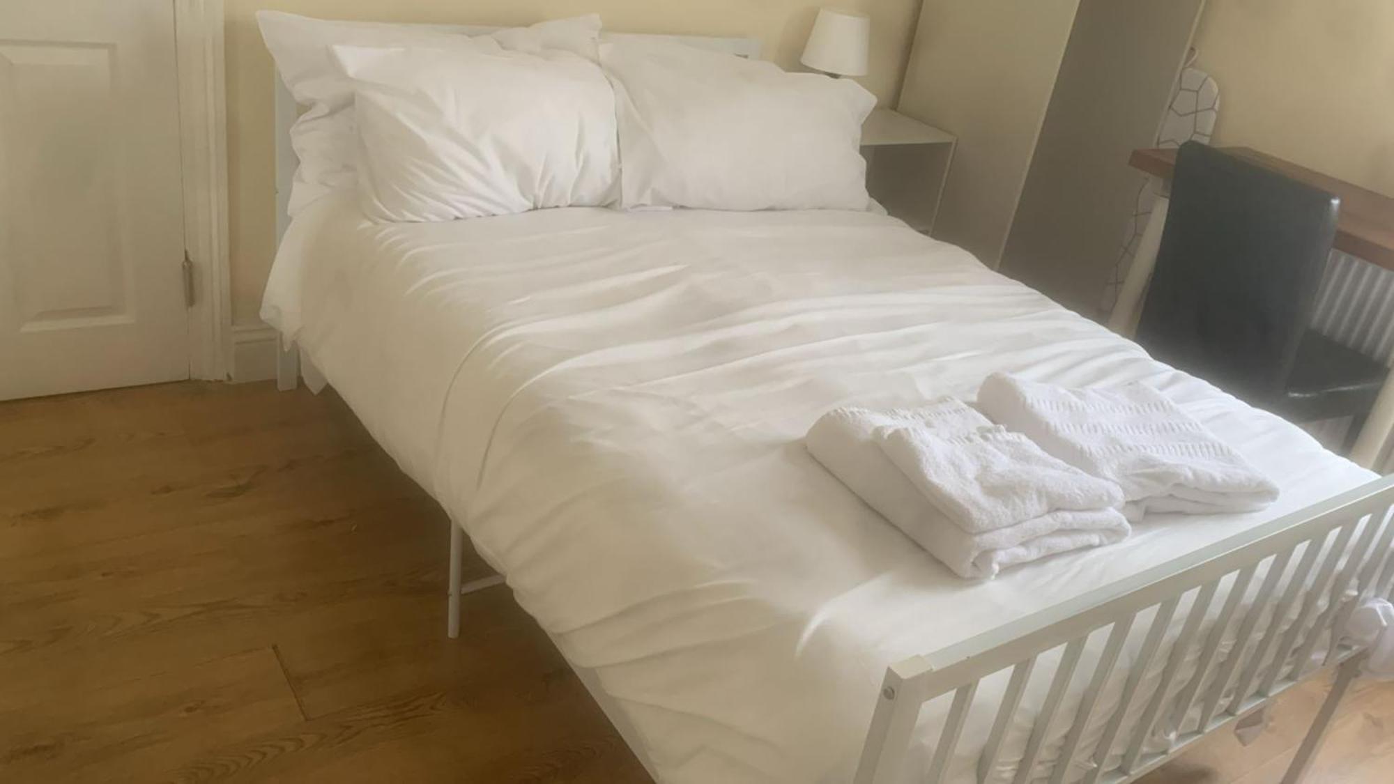Specious Studio Flats Лондон Екстер'єр фото