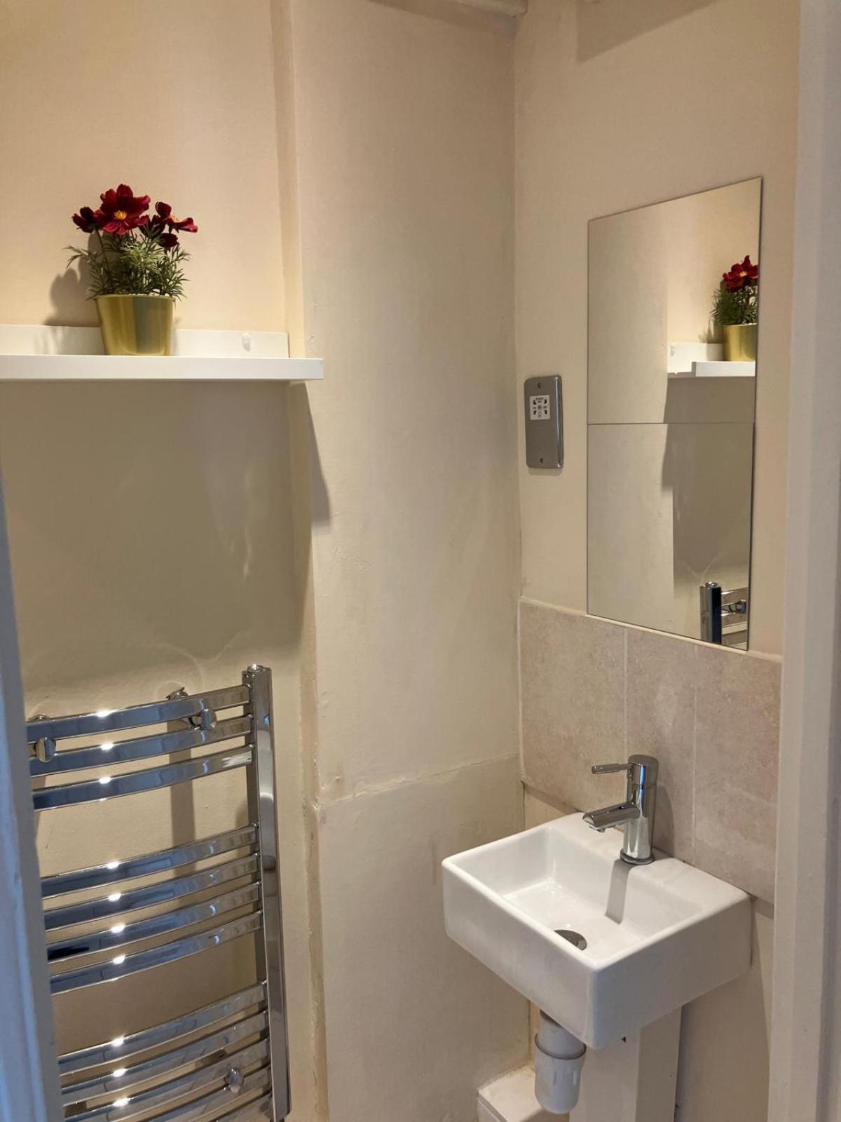 Specious Studio Flats Лондон Екстер'єр фото