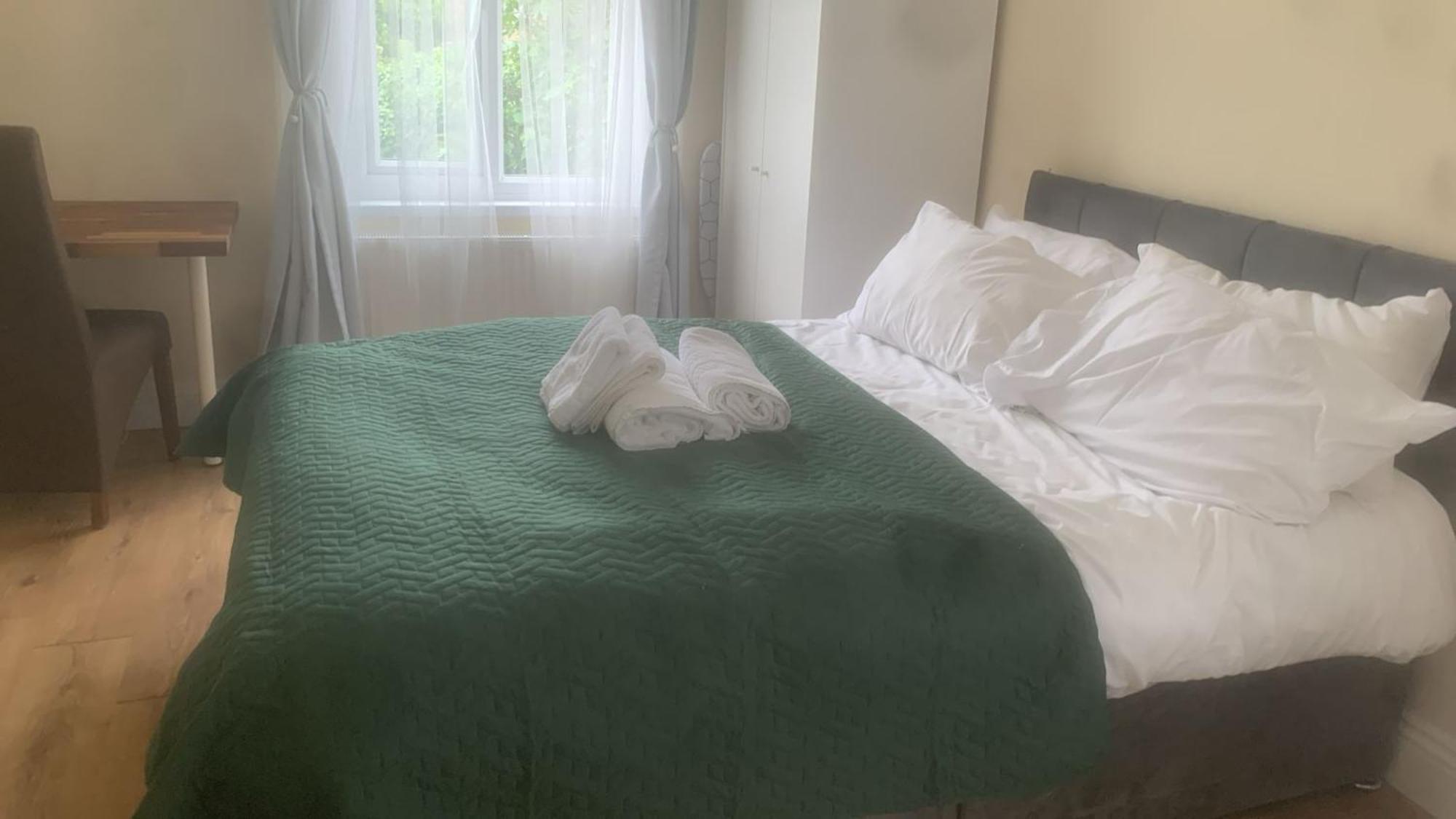 Specious Studio Flats Лондон Екстер'єр фото