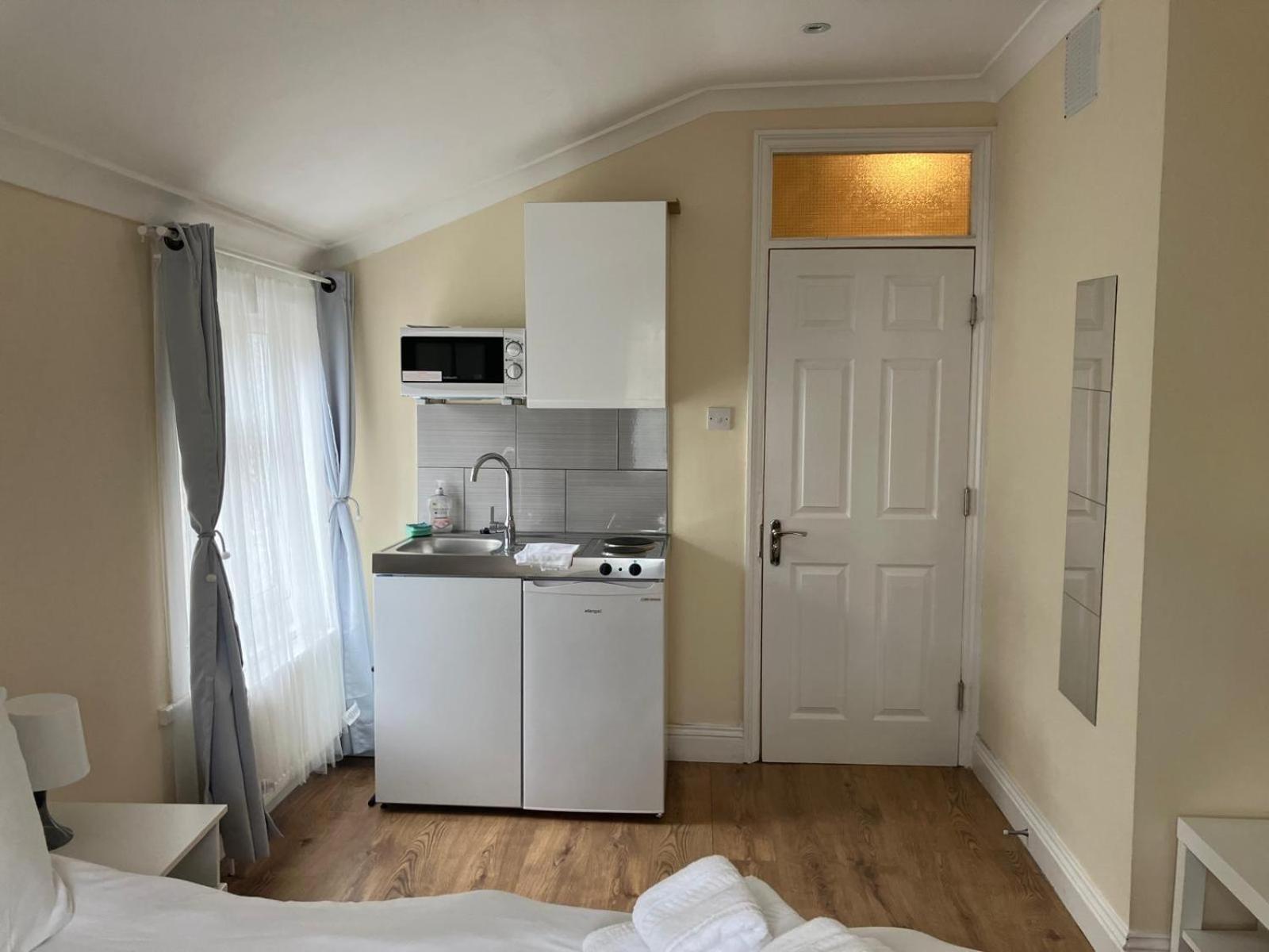 Specious Studio Flats Лондон Екстер'єр фото