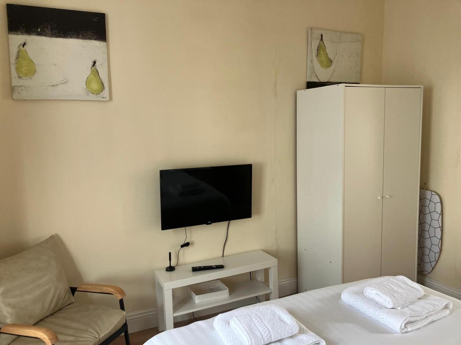 Specious Studio Flats Лондон Екстер'єр фото
