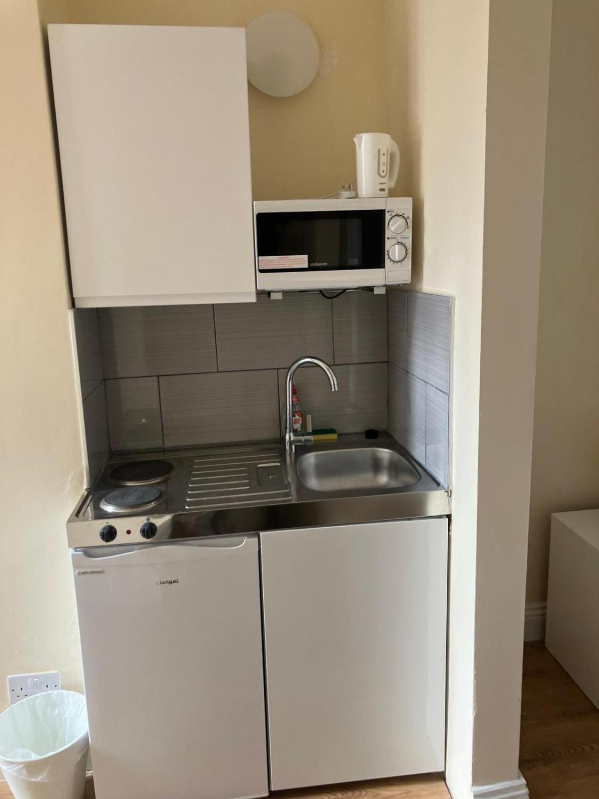 Specious Studio Flats Лондон Екстер'єр фото