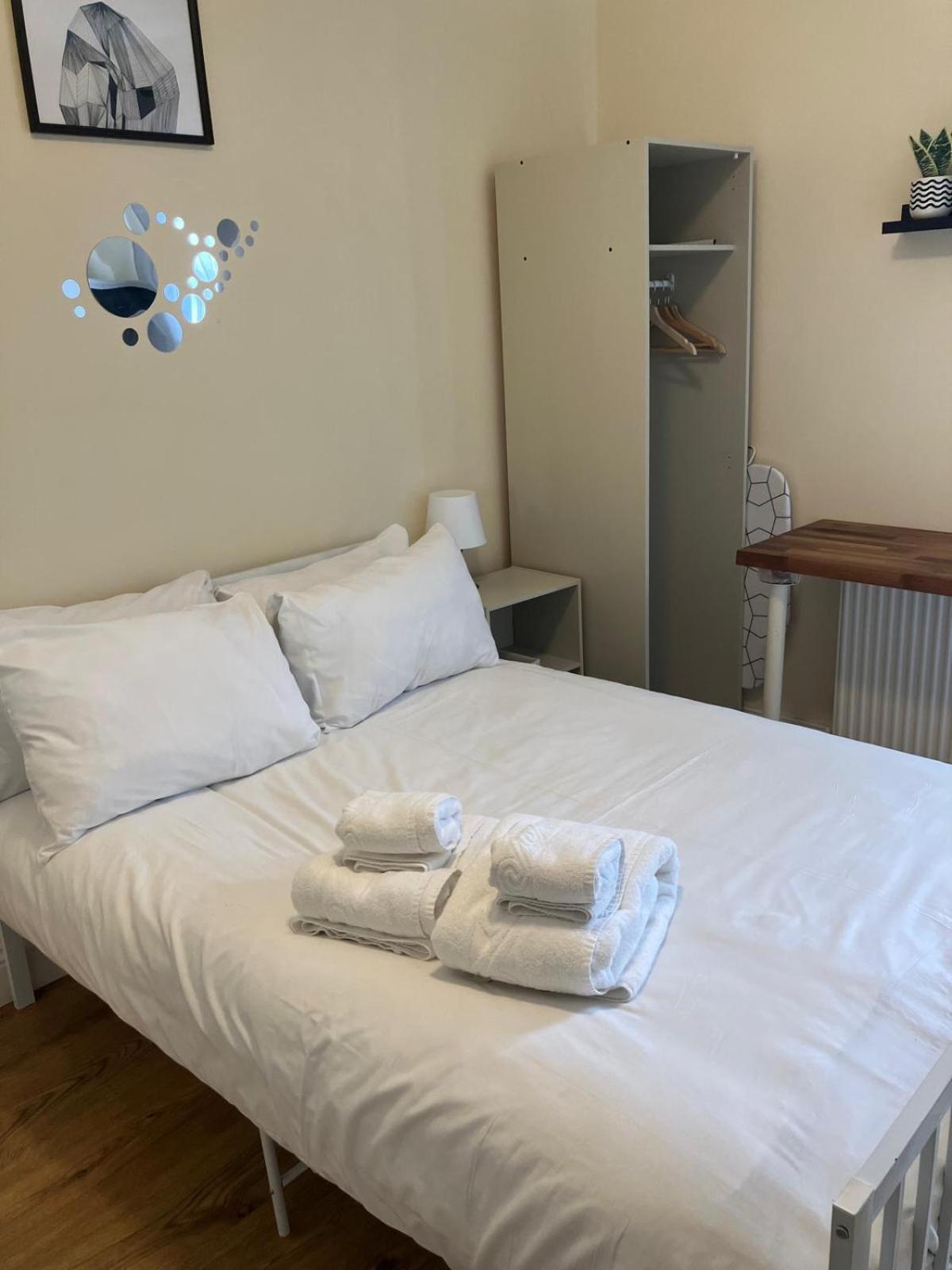 Specious Studio Flats Лондон Екстер'єр фото