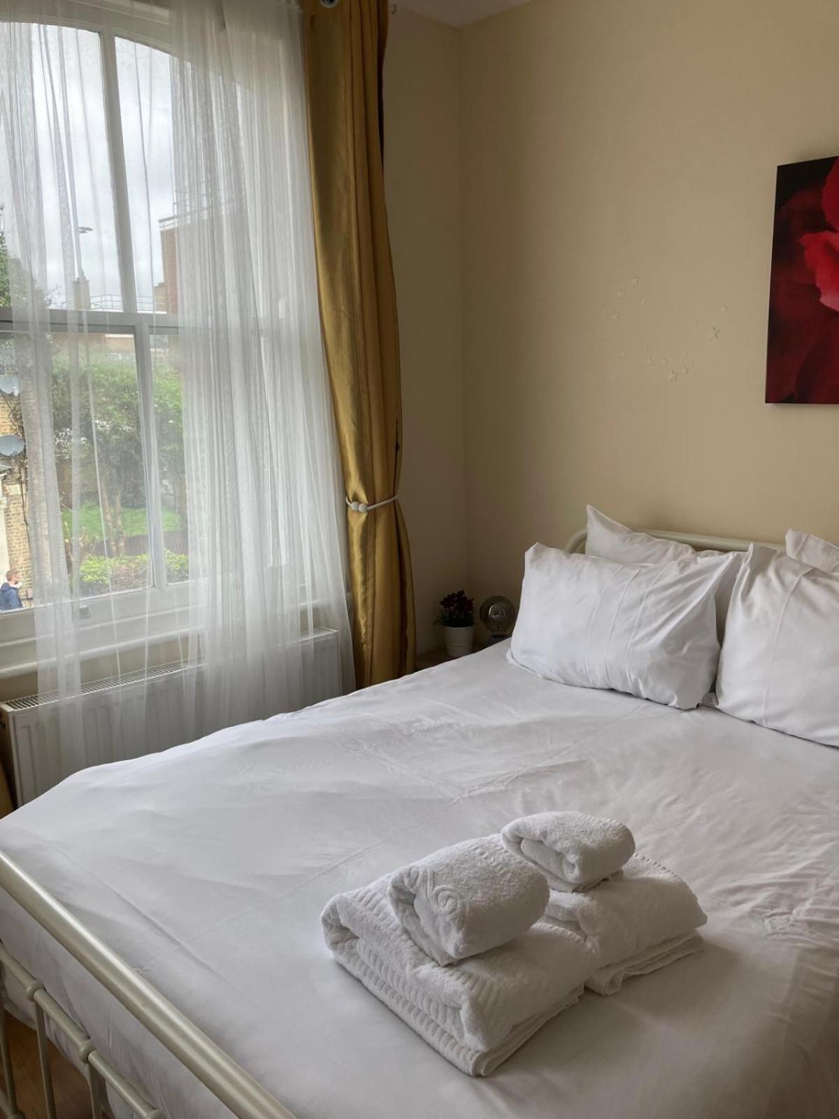 Specious Studio Flats Лондон Екстер'єр фото