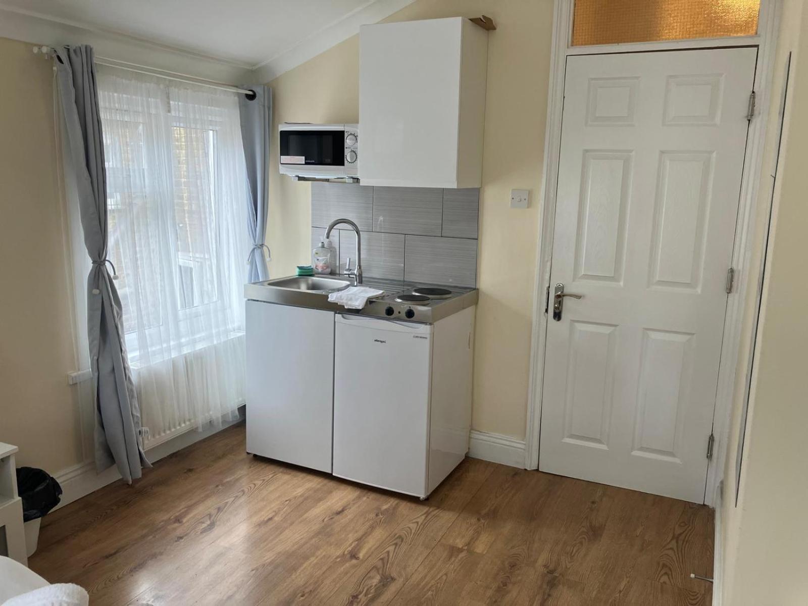 Specious Studio Flats Лондон Екстер'єр фото